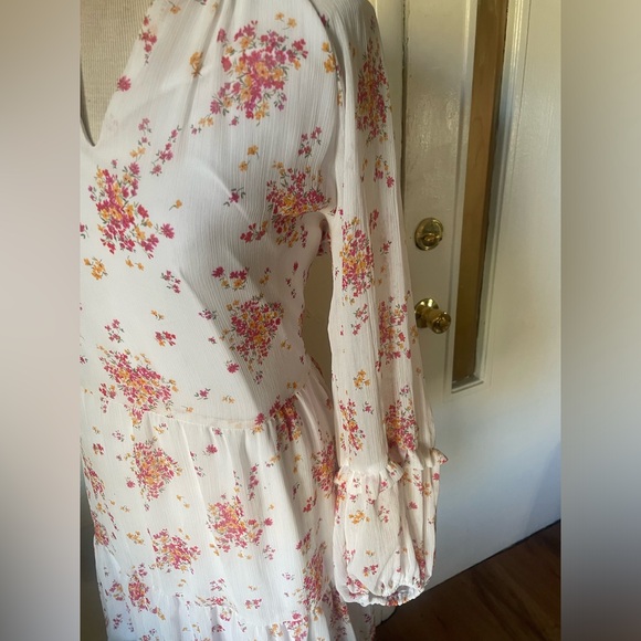 Vince Camuto boho floral V-neck tiered ruffle mini dress size L - Picture 3 of 5